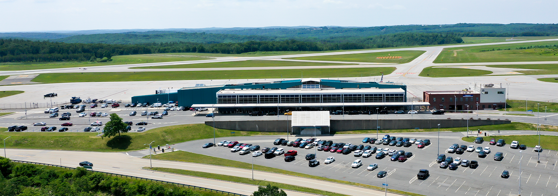 Worcester Regional Airport exterior