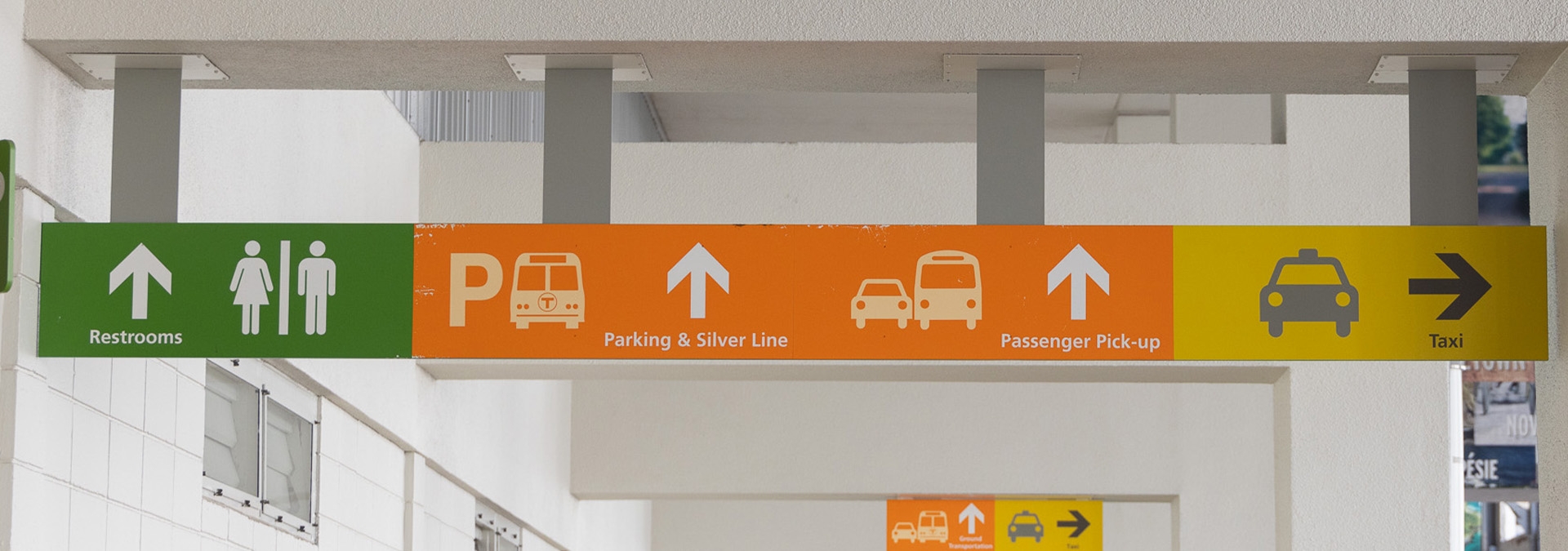 Signage to transportation options