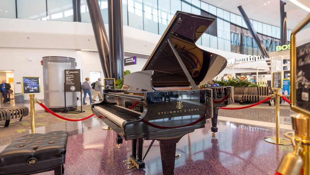 Piano in Terminal E