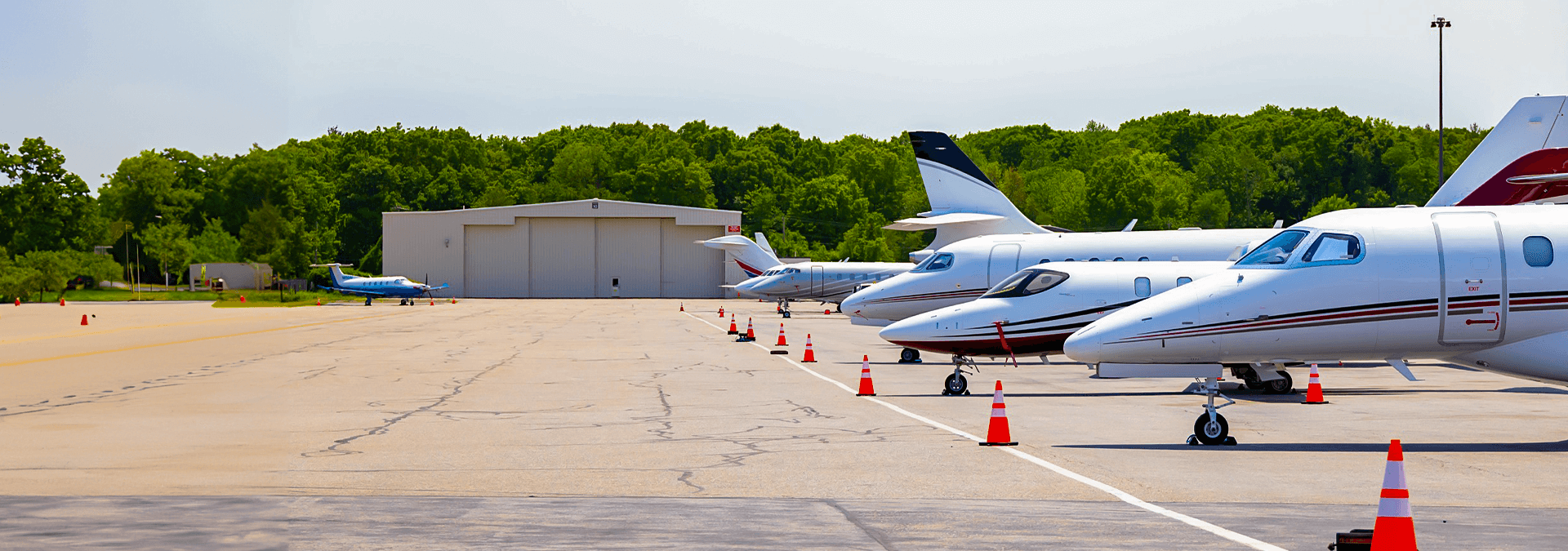 Small planes on Hanscom Airfield