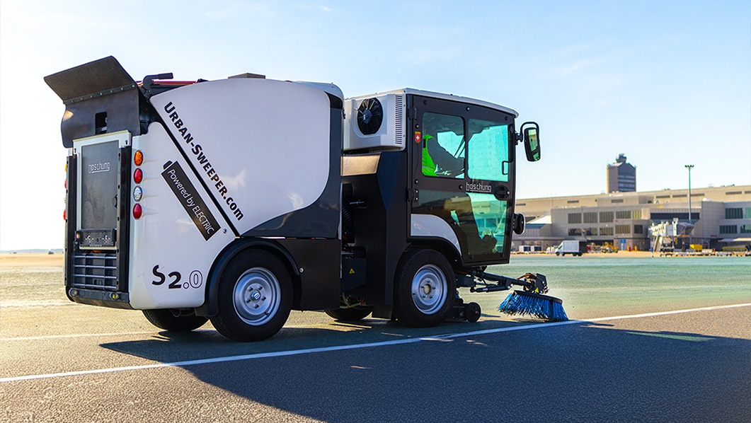 Runway cleaner machine