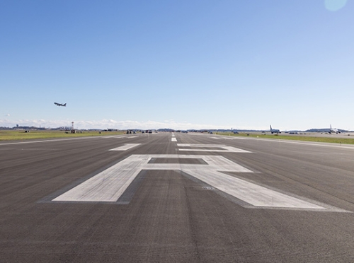 Runway-15R-33L-completion-article.jpg